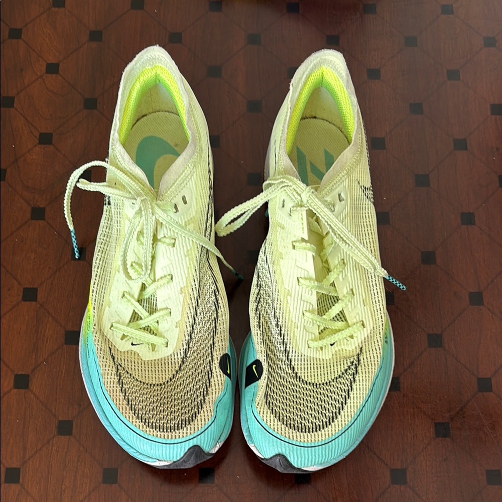 Nike Athletic Shoes in Yellow and Teal